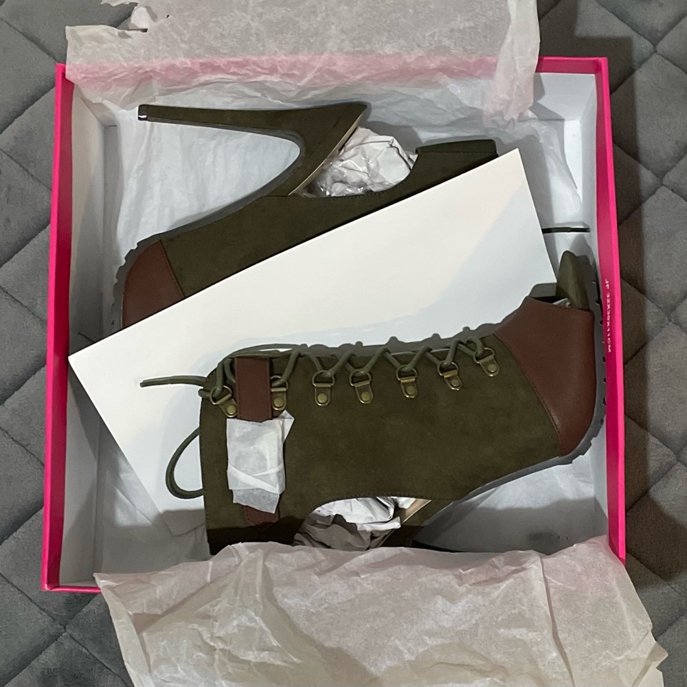 Open Toe Suede Booties - Picture 7 of 8